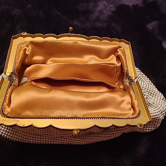 White and gold clutch - Picture 4 of 6